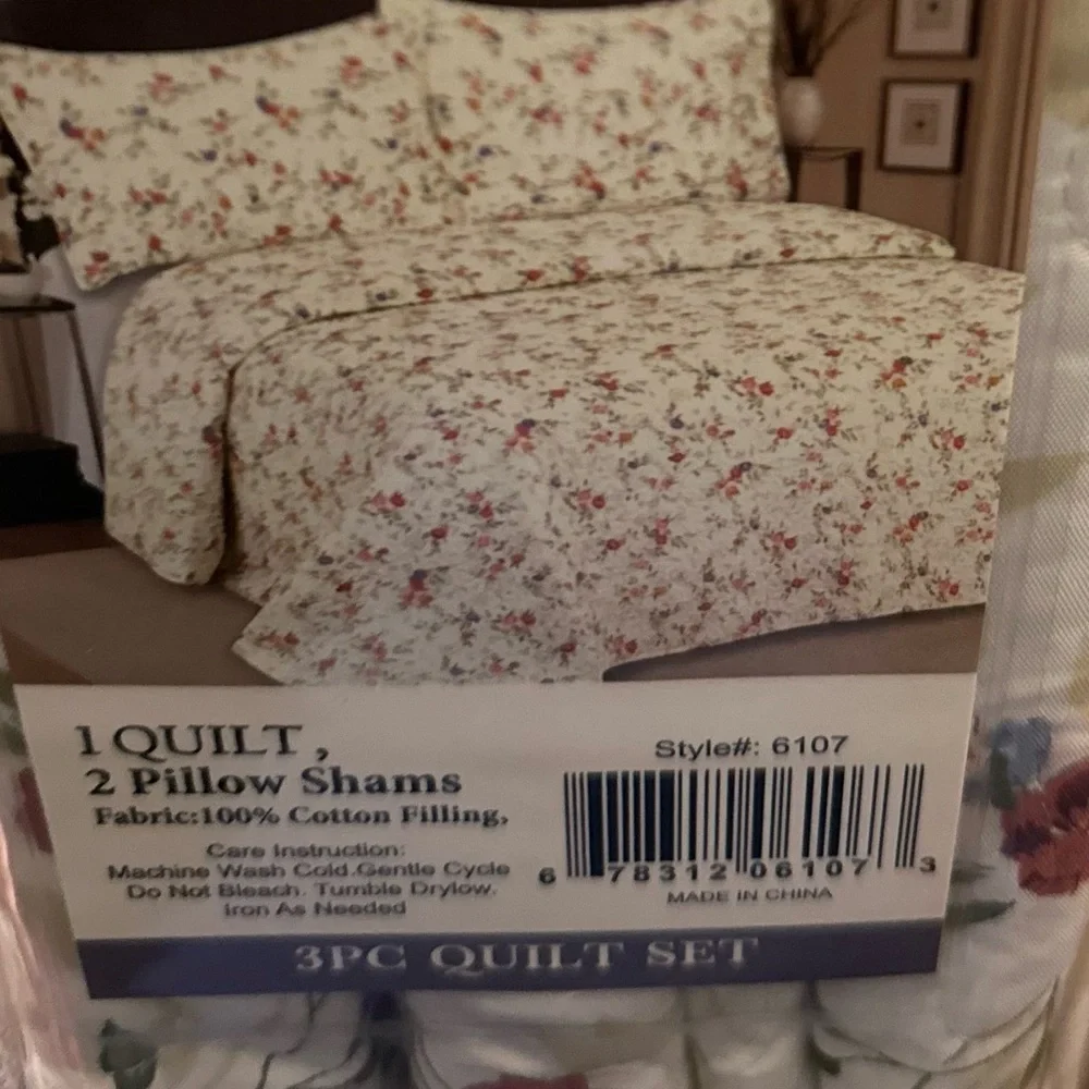 Hotel at home Queen 3pc Quilt set Pink and Mauve floral print